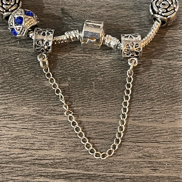 Elegant Silver and Blue Charm Bracelet - Picture 5 of 10